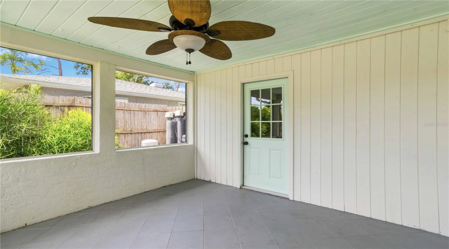 Sarasota, Florida 34239, 2 Bedroom Bedrooms, ,1 Bathroombathrooms,Residential,For Sale,Hillview,0,Mfra4704237