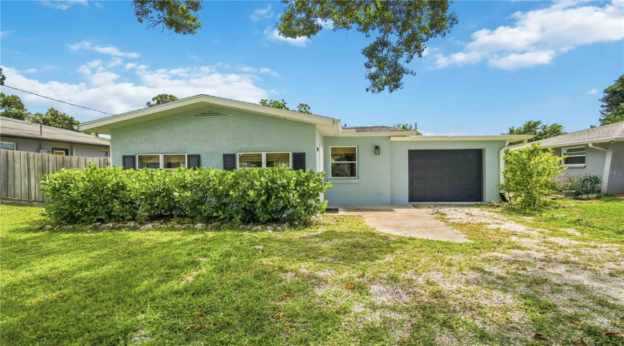 Sarasota, Florida 34239, 2 Bedroom Bedrooms, ,1 Bathroombathrooms,Residential,For Sale,Hillview,0,Mfra4704237