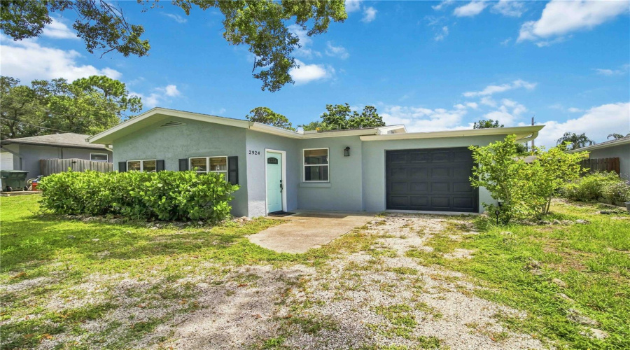 Sarasota, Florida 34239, 2 Bedroom Bedrooms, ,1 Bathroombathrooms,Residential,For Sale,Hillview,0,Mfra4704237