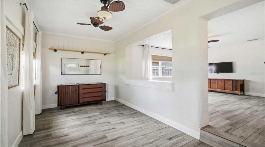 Sarasota, Florida 34239, 2 Bedroom Bedrooms, ,1 Bathroombathrooms,Residential,For Sale,Hillview,0,Mfra4704237
