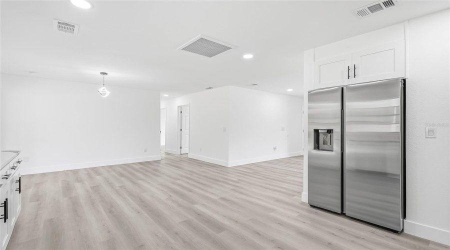 Dade City, Florida 33523, 4 Bedroom Bedrooms, ,2 Bathroombathrooms,Residential,For Sale,Tower,0,Mfrtb8542206