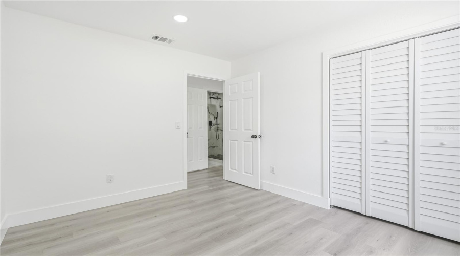 Dade City, Florida 33523, 4 Bedroom Bedrooms, ,2 Bathroombathrooms,Residential,For Sale,Tower,0,Mfrtb8542206