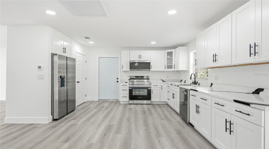 Dade City, Florida 33523, 4 Bedroom Bedrooms, ,2 Bathroombathrooms,Residential,For Sale,Tower,0,Mfrtb8542206