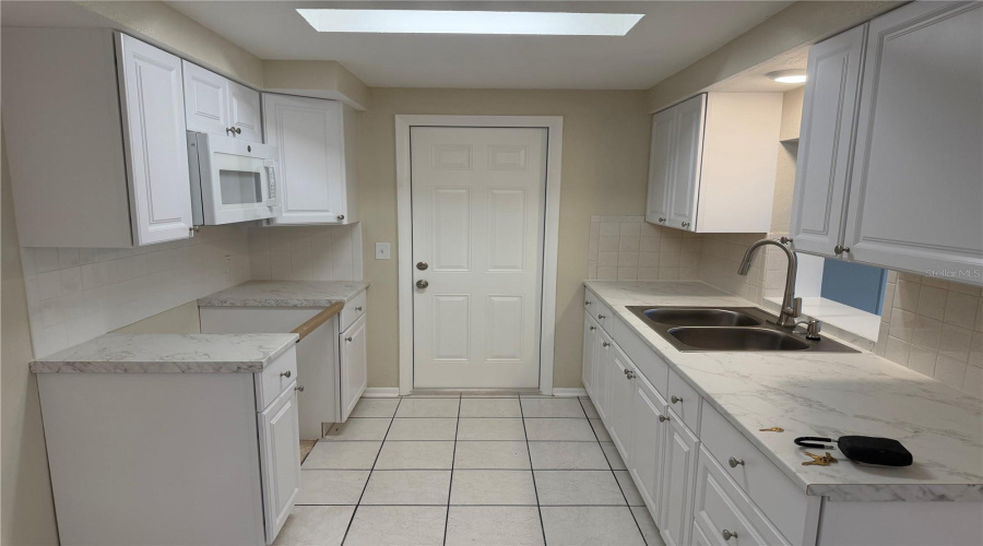 Holiday, Florida 34690, 3 Bedroom Bedrooms, ,1 Bathroombathrooms,Residential,For Sale,Eastwood,0,Mfrtb8527599