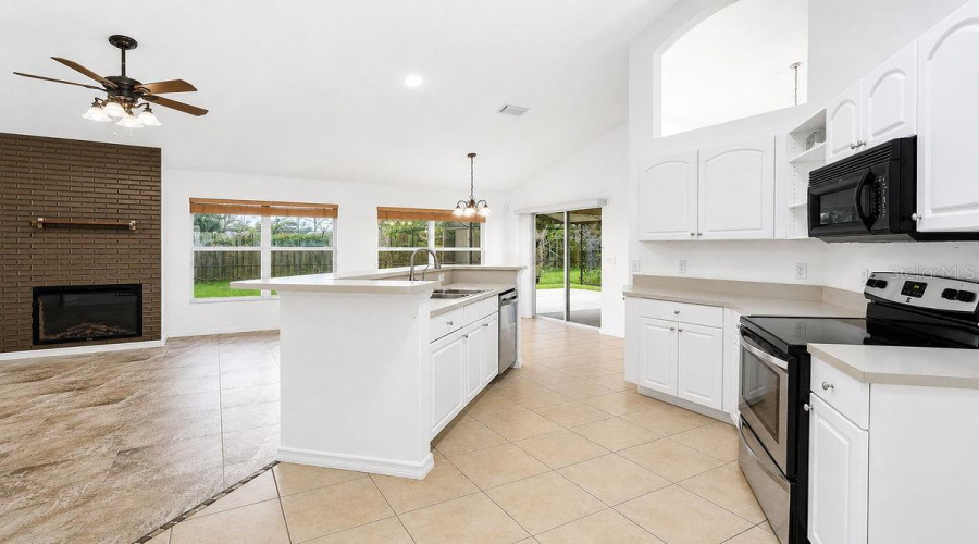 Deltona, Florida 32725, 4 Bedroom Bedrooms, ,3 Bathroombathrooms,Residential,For Sale,N Parkton,0,Mfro6434726
