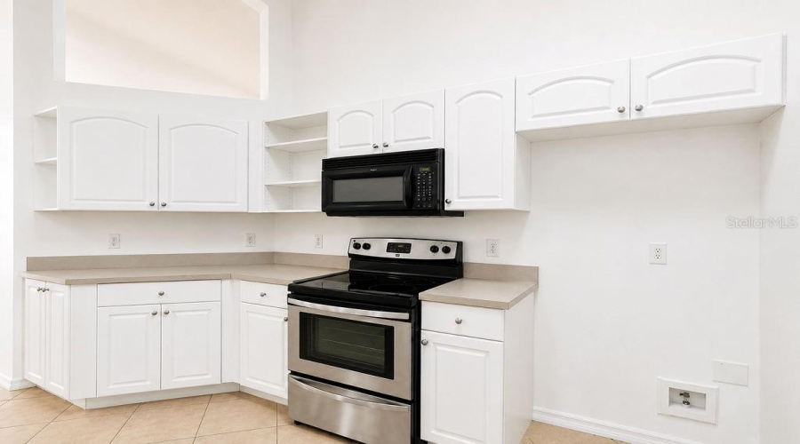 Deltona, Florida 32725, 4 Bedroom Bedrooms, ,3 Bathroombathrooms,Residential,For Sale,N Parkton,0,Mfro6434726