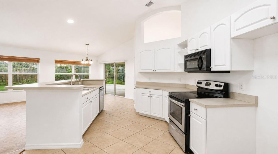 Deltona, Florida 32725, 4 Bedroom Bedrooms, ,3 Bathroombathrooms,Residential,For Sale,N Parkton,0,Mfro6434726
