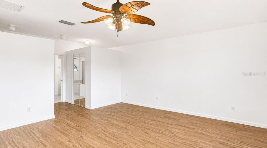 Deltona, Florida 32725, 4 Bedroom Bedrooms, ,3 Bathroombathrooms,Residential,For Sale,N Parkton,0,Mfro6434726