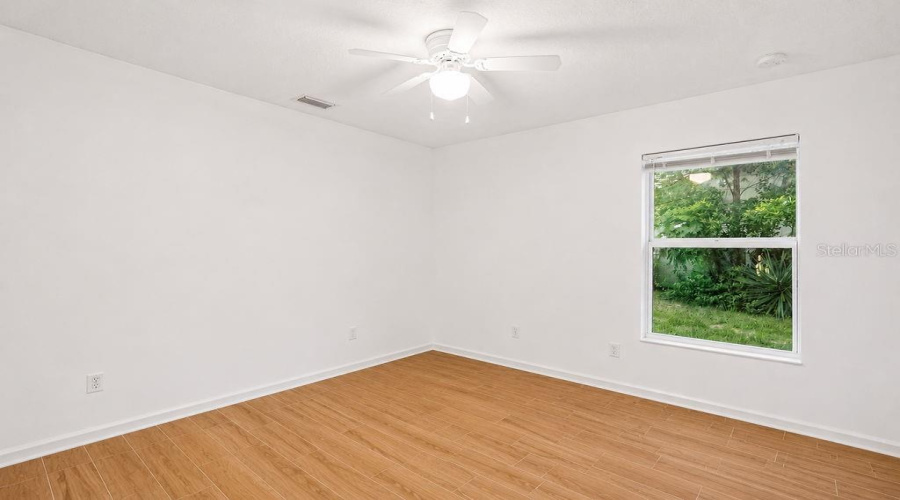 Deltona, Florida 32725, 4 Bedroom Bedrooms, ,3 Bathroombathrooms,Residential,For Sale,N Parkton,0,Mfro6434726