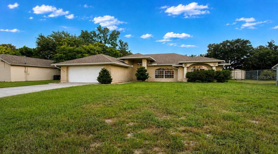 Deltona, Florida 32725, 4 Bedroom Bedrooms, ,3 Bathroombathrooms,Residential,For Sale,N Parkton,0,Mfro6434726