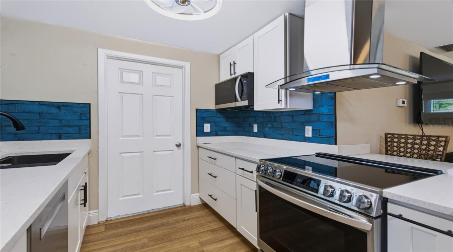 Largo, Florida 33773, 3 Bedroom Bedrooms, ,2 Bathroombathrooms,Residential,For Sale,Leisure,0,Mfrtb8543048