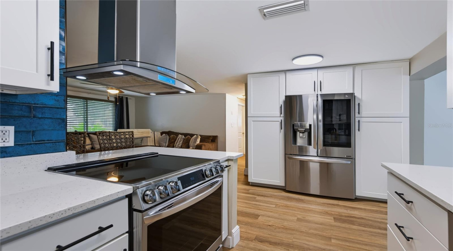 Largo, Florida 33773, 3 Bedroom Bedrooms, ,2 Bathroombathrooms,Residential,For Sale,Leisure,0,Mfrtb8543048