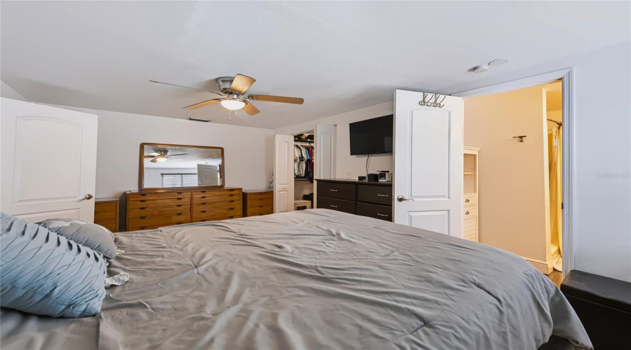 Largo, Florida 33773, 3 Bedroom Bedrooms, ,2 Bathroombathrooms,Residential,For Sale,Leisure,0,Mfrtb8543048