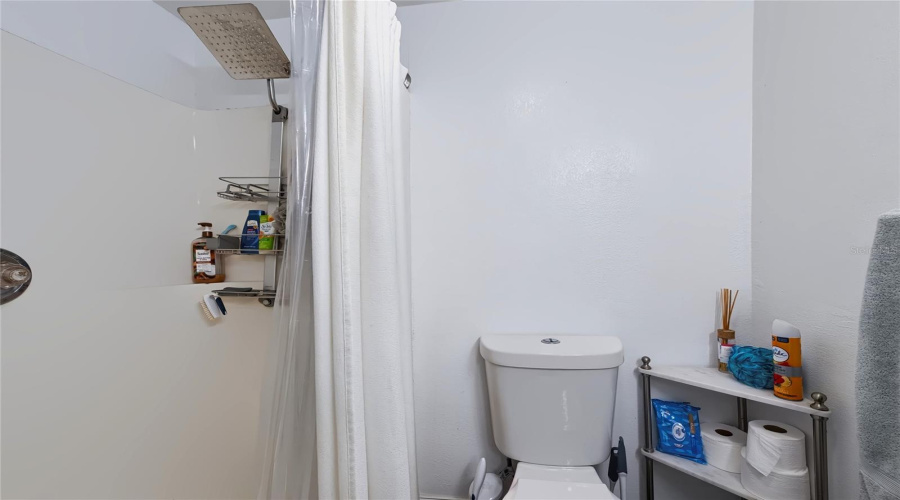 Largo, Florida 33773, 3 Bedroom Bedrooms, ,2 Bathroombathrooms,Residential,For Sale,Leisure,0,Mfrtb8543048