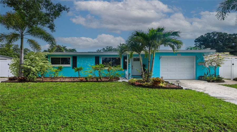Largo, Florida 33773, 3 Bedroom Bedrooms, ,2 Bathroombathrooms,Residential,For Sale,Leisure,0,Mfrtb8543048