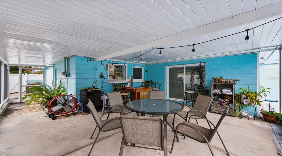 Largo, Florida 33773, 3 Bedroom Bedrooms, ,2 Bathroombathrooms,Residential,For Sale,Leisure,0,Mfrtb8543048