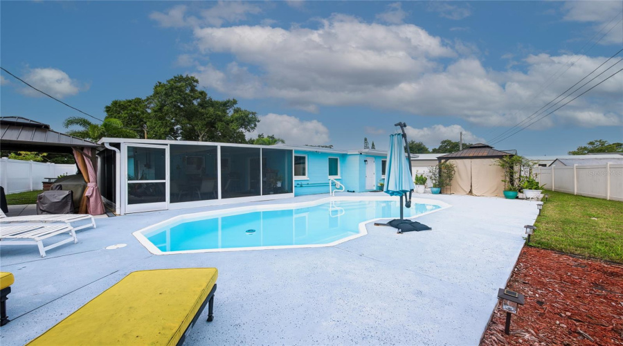 Largo, Florida 33773, 3 Bedroom Bedrooms, ,2 Bathroombathrooms,Residential,For Sale,Leisure,0,Mfrtb8543048