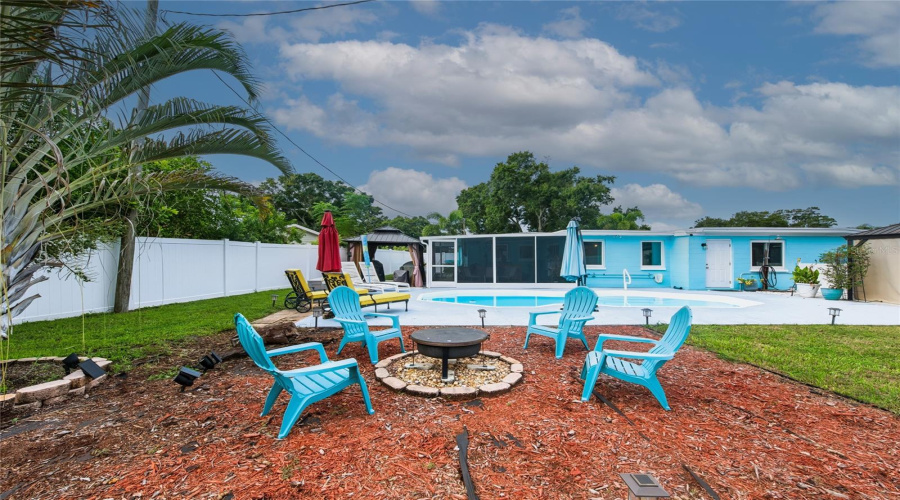 Largo, Florida 33773, 3 Bedroom Bedrooms, ,2 Bathroombathrooms,Residential,For Sale,Leisure,0,Mfrtb8543048