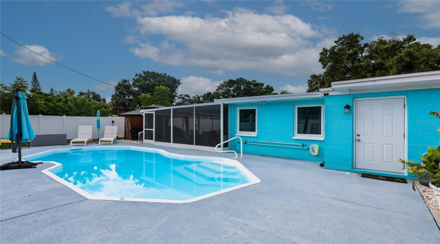Largo, Florida 33773, 3 Bedroom Bedrooms, ,2 Bathroombathrooms,Residential,For Sale,Leisure,0,Mfrtb8543048
