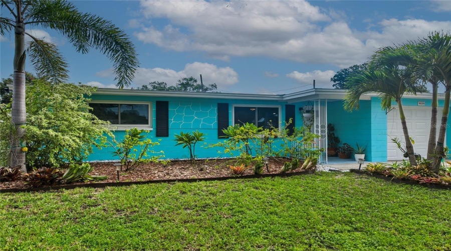 Largo, Florida 33773, 3 Bedroom Bedrooms, ,2 Bathroombathrooms,Residential,For Sale,Leisure,0,Mfrtb8543048