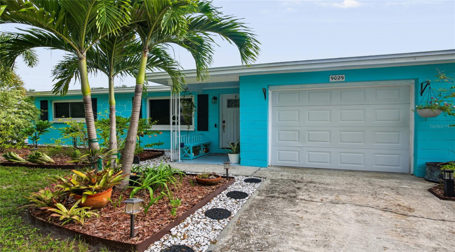 Largo, Florida 33773, 3 Bedroom Bedrooms, ,2 Bathroombathrooms,Residential,For Sale,Leisure,0,Mfrtb8543048