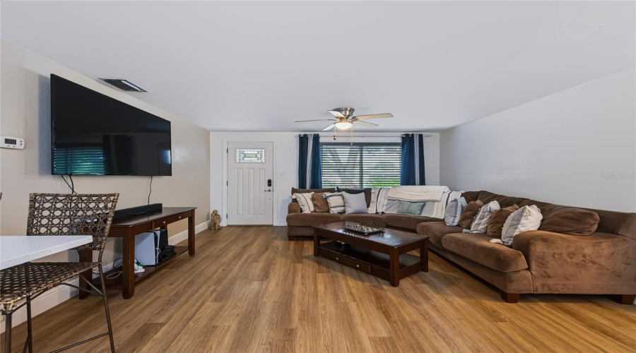 Largo, Florida 33773, 3 Bedroom Bedrooms, ,2 Bathroombathrooms,Residential,For Sale,Leisure,0,Mfrtb8543048
