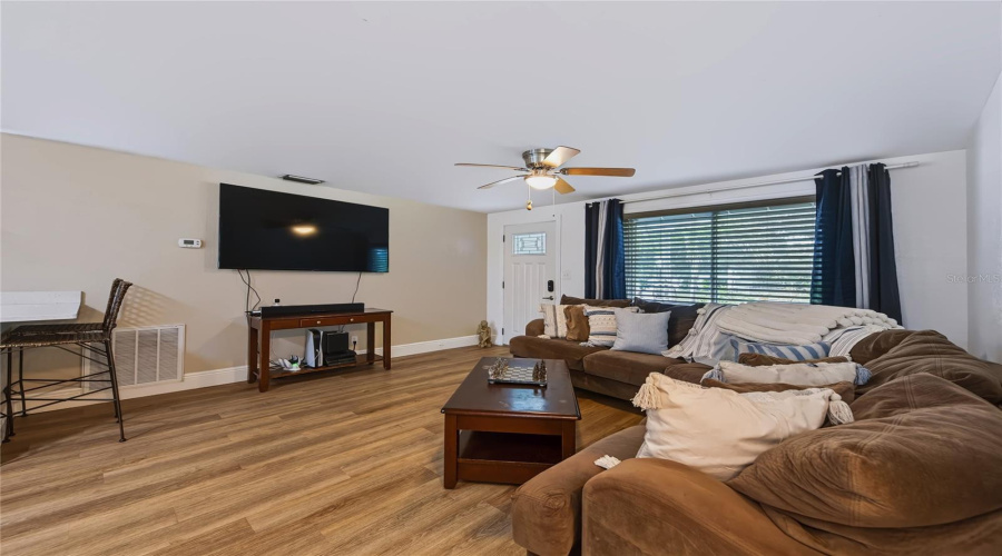 Largo, Florida 33773, 3 Bedroom Bedrooms, ,2 Bathroombathrooms,Residential,For Sale,Leisure,0,Mfrtb8543048