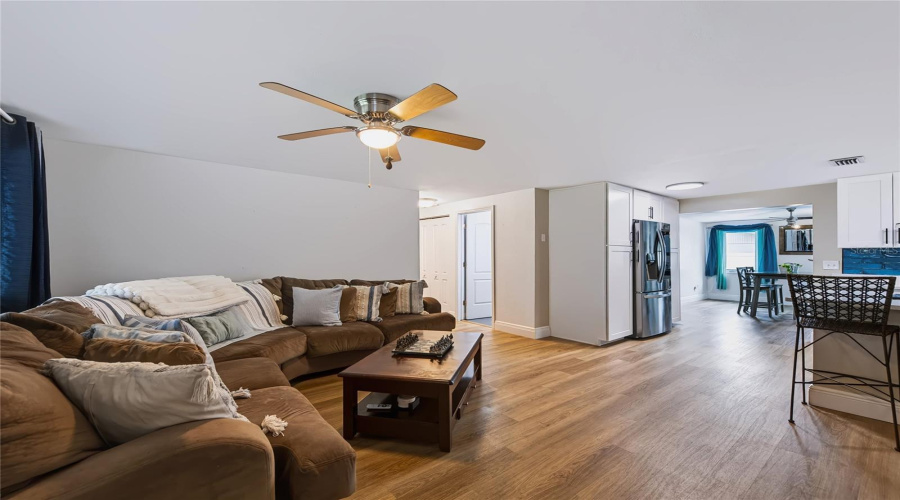 Largo, Florida 33773, 3 Bedroom Bedrooms, ,2 Bathroombathrooms,Residential,For Sale,Leisure,0,Mfrtb8543048