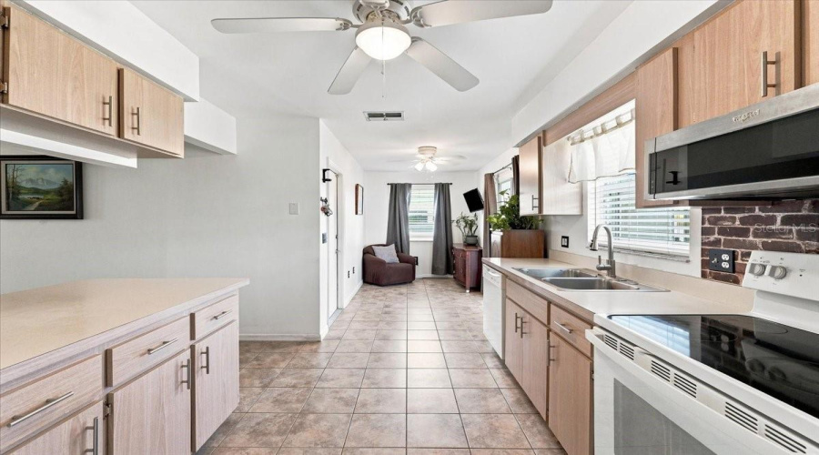 Lakeland, Florida 33810, 2 Bedroom Bedrooms, ,2 Bathroombathrooms,Residential,For Sale,Prairie Dunes,0,Mfrl4964295