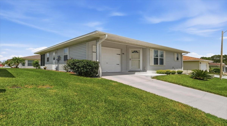 Lakeland, Florida 33810, 2 Bedroom Bedrooms, ,2 Bathroombathrooms,Residential,For Sale,Prairie Dunes,0,Mfrl4964295