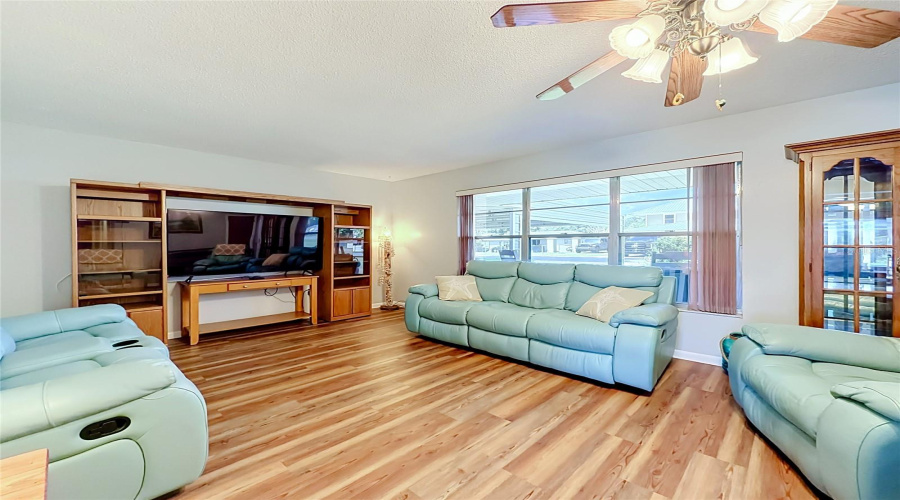 Haines City, Florida 33844, 3 Bedroom Bedrooms, ,2 Bathroombathrooms,Residential,For Sale,Bream,0,Mfrl4964539