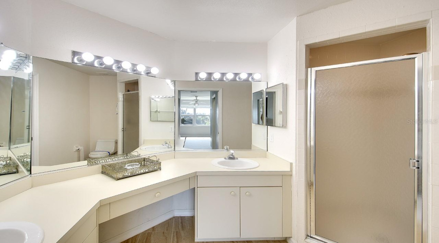 Palmetto, Florida 34221, 2 Bedroom Bedrooms, ,2 Bathroombathrooms,Residential,For Sale,Waterford,0,Mfra4704020