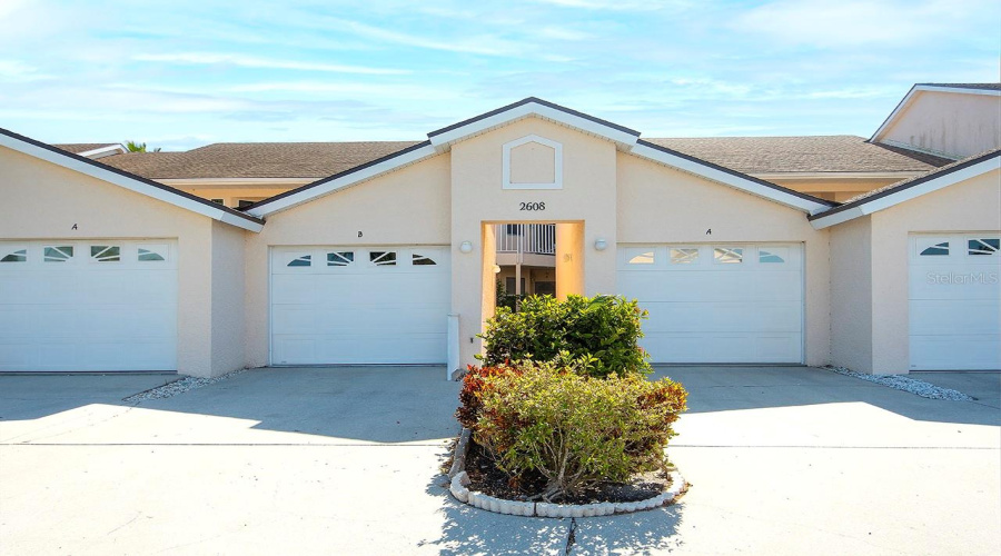 Palmetto, Florida 34221, 2 Bedroom Bedrooms, ,2 Bathroombathrooms,Residential,For Sale,Waterford,0,Mfra4704020