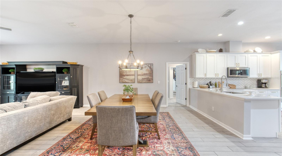 Ormond Beach, Florida 32174, 3 Bedroom Bedrooms, ,2 Bathroombathrooms,Residential,For Sale,Meadow Ridge,0,Mfrv4950932