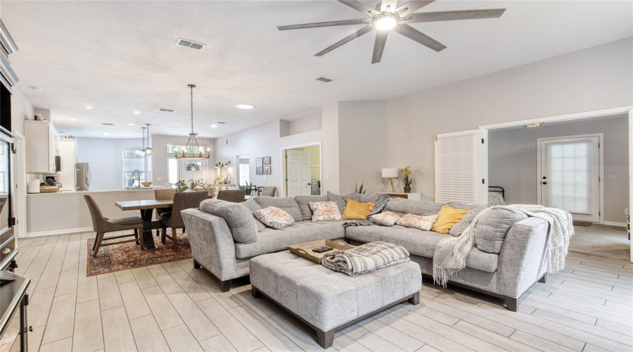 Ormond Beach, Florida 32174, 3 Bedroom Bedrooms, ,2 Bathroombathrooms,Residential,For Sale,Meadow Ridge,0,Mfrv4950932