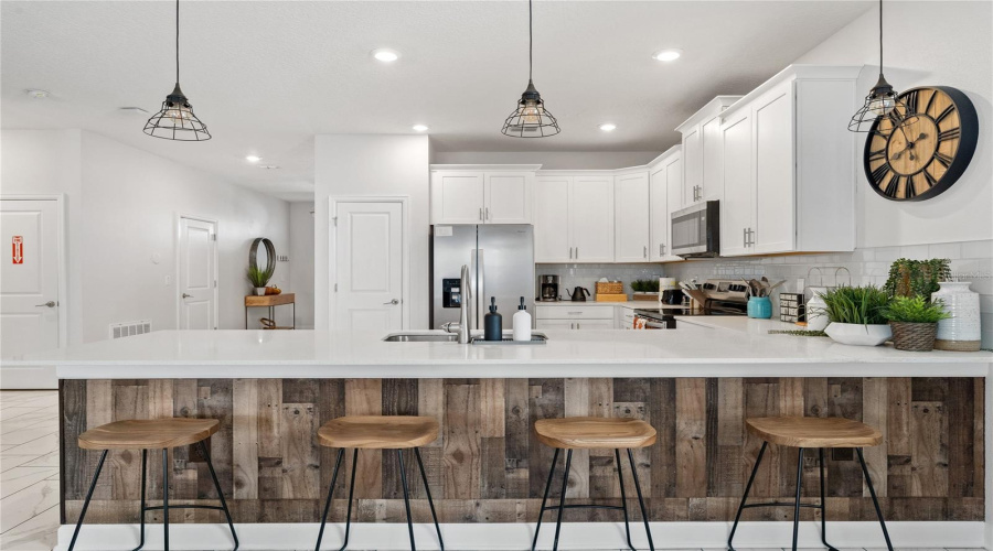 Davenport, Florida 33896, 8 Bedroom Bedrooms, ,5 Bathroombathrooms,Residential,For Sale,Plunker,0,Mfro6436546