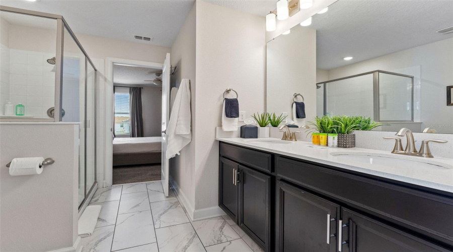 Davenport, Florida 33896, 8 Bedroom Bedrooms, ,5 Bathroombathrooms,Residential,For Sale,Plunker,0,Mfro6436546