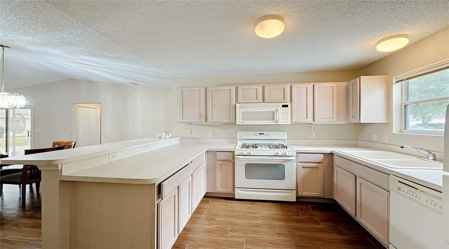 The Villages, Florida 32162, 2 Bedroom Bedrooms, ,2 Bathroombathrooms,Residential,For Sale,Broxton Pl,0,Mfrg5116786