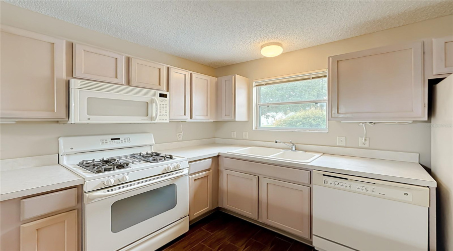 The Villages, Florida 32162, 2 Bedroom Bedrooms, ,2 Bathroombathrooms,Residential,For Sale,Broxton Pl,0,Mfrg5116786