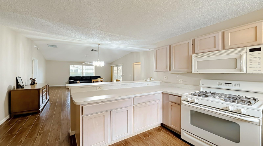 The Villages, Florida 32162, 2 Bedroom Bedrooms, ,2 Bathroombathrooms,Residential,For Sale,Broxton Pl,0,Mfrg5116786
