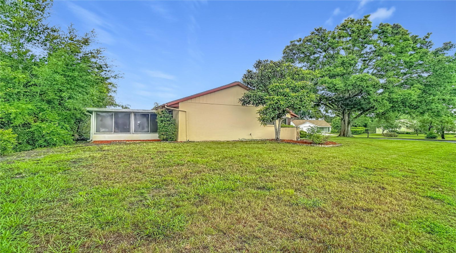 New Port Richey, Florida 34654, 2 Bedroom Bedrooms, ,2 Bathroombathrooms,Residential,For Sale,Baltusrol,0,Mfrtb8541052