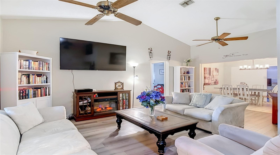 New Port Richey, Florida 34654, 2 Bedroom Bedrooms, ,2 Bathroombathrooms,Residential,For Sale,Baltusrol,0,Mfrtb8541052