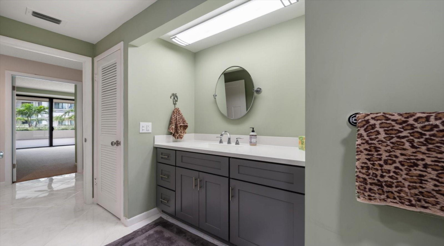 Belleair, Florida 33756, 2 Bedroom Bedrooms, ,2 Bathroombathrooms,Residential,For Sale,Belleview,0,Mfrtb8333869
