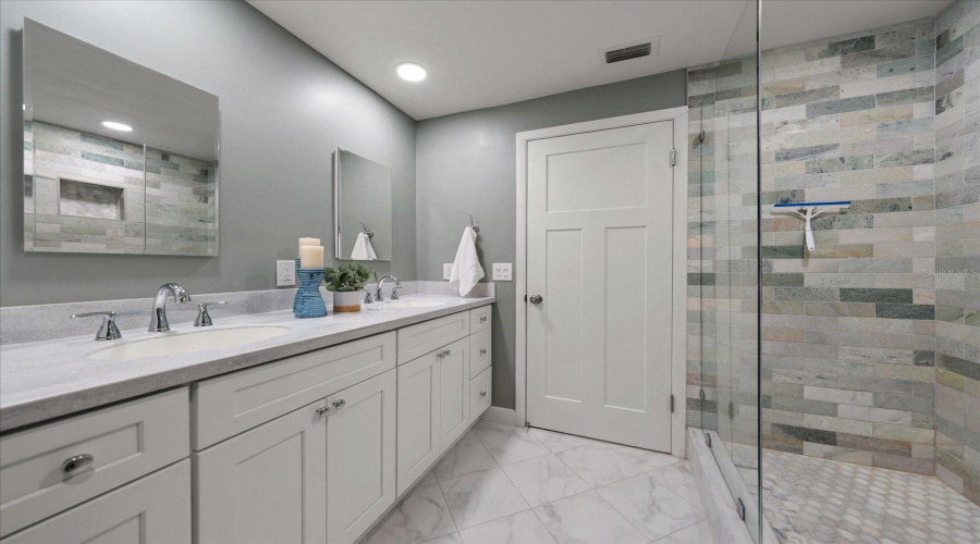 Belleair, Florida 33756, 2 Bedroom Bedrooms, ,2 Bathroombathrooms,Residential,For Sale,Belleview,0,Mfrtb8333869