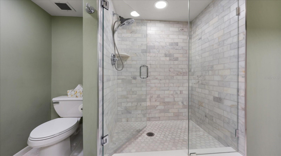 Belleair, Florida 33756, 2 Bedroom Bedrooms, ,2 Bathroombathrooms,Residential,For Sale,Belleview,0,Mfrtb8333869