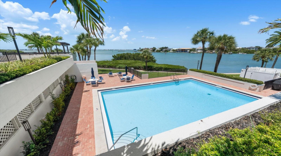 Belleair, Florida 33756, 2 Bedroom Bedrooms, ,2 Bathroombathrooms,Residential,For Sale,Belleview,0,Mfrtb8333869
