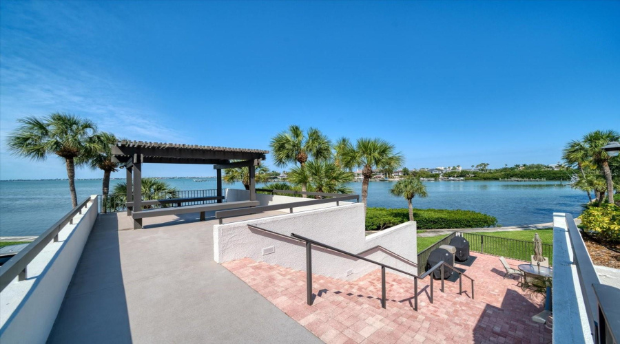 Belleair, Florida 33756, 2 Bedroom Bedrooms, ,2 Bathroombathrooms,Residential,For Sale,Belleview,0,Mfrtb8333869