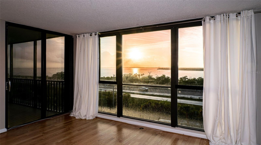 St Petersburg, Florida 33711, 2 Bedroom Bedrooms, ,2 Bathroombathrooms,Residential,For Sale,Sunshine Skyway,0,Mfrtb8422234