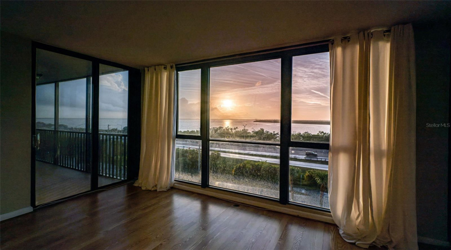 St Petersburg, Florida 33711, 2 Bedroom Bedrooms, ,2 Bathroombathrooms,Residential,For Sale,Sunshine Skyway,0,Mfrtb8422234
