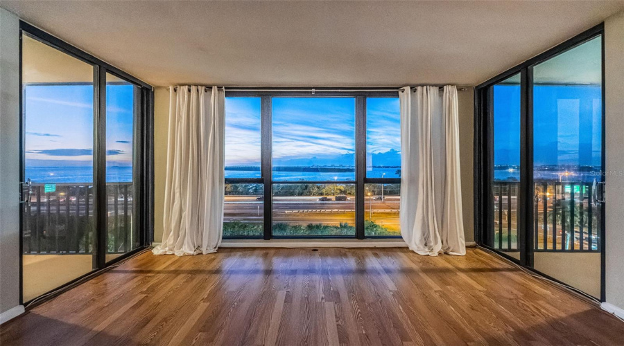 St Petersburg, Florida 33711, 2 Bedroom Bedrooms, ,2 Bathroombathrooms,Residential,For Sale,Sunshine Skyway,0,Mfrtb8422234